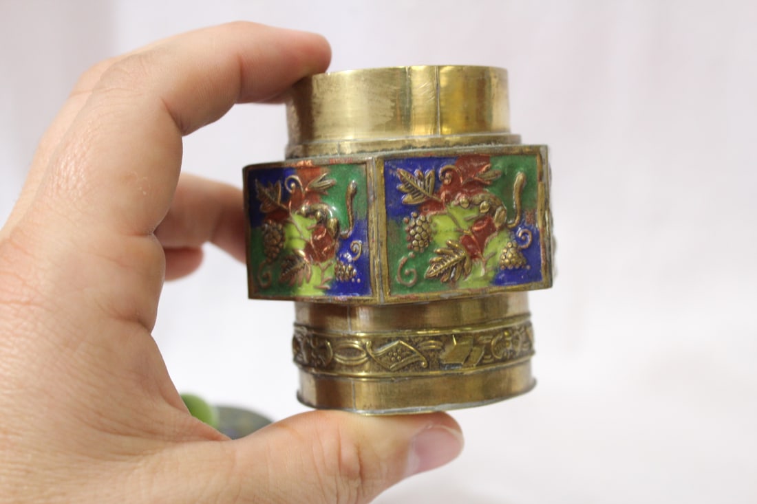 A Chinese Enamel or Cloisonne Container - 9