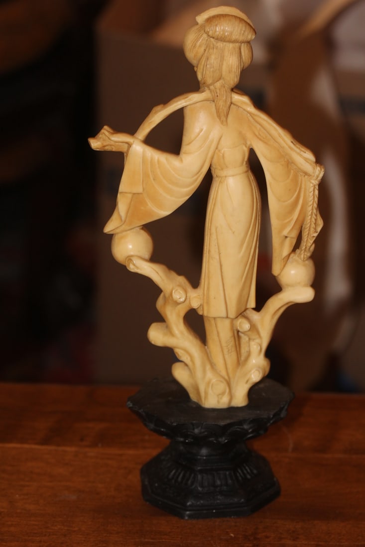 Resin Oriental Lady - 2