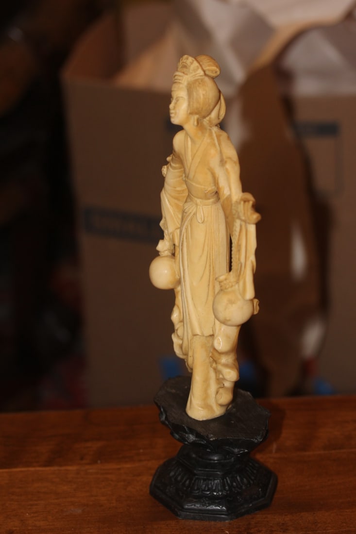 Resin Oriental Lady - 3