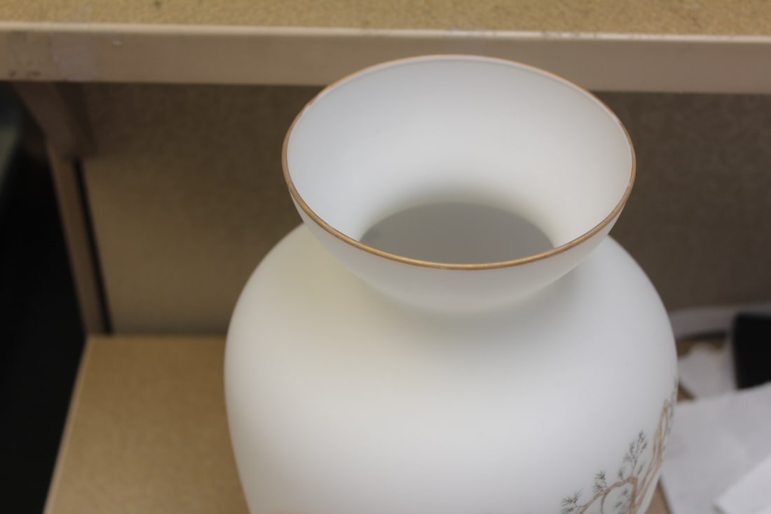 Satin Glass Oriental Vase - 6