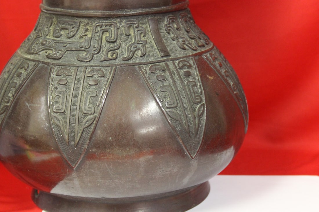 A Chinese/Oriental Bronze Vase - 6