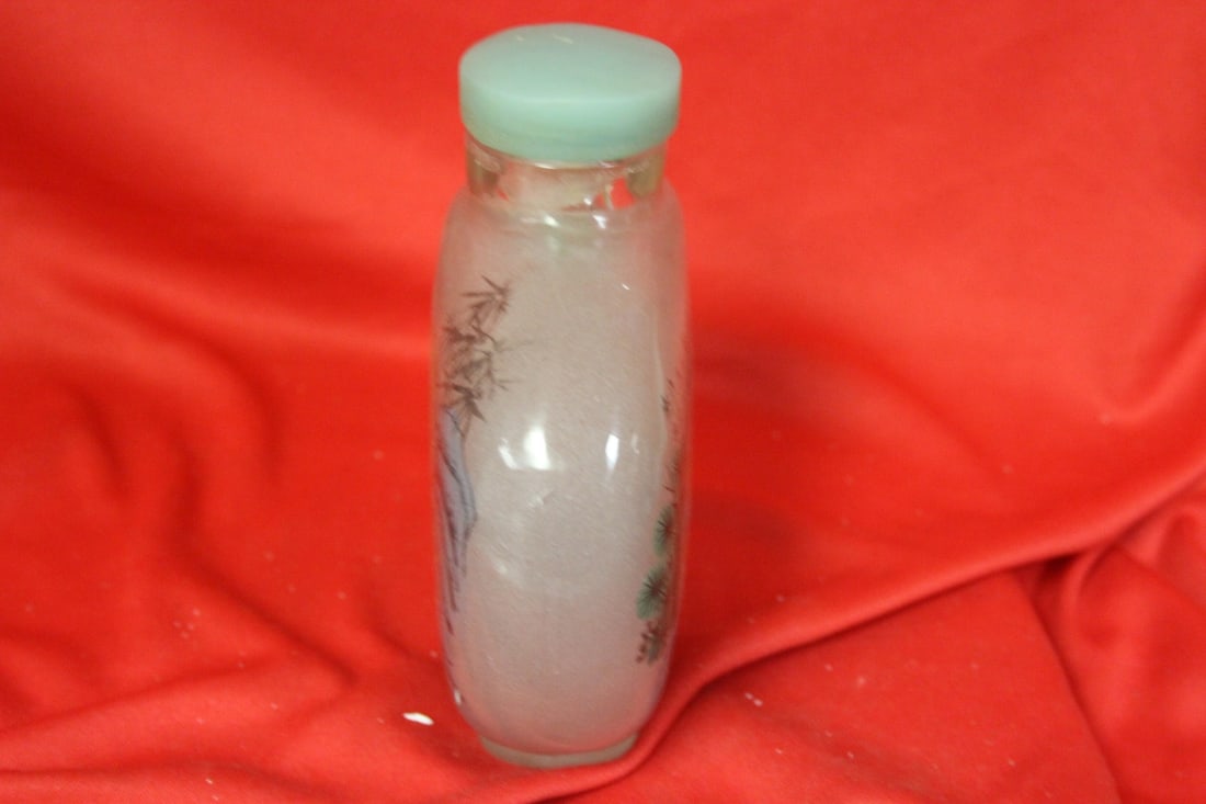 A Decorative Chinese Bottle - 2