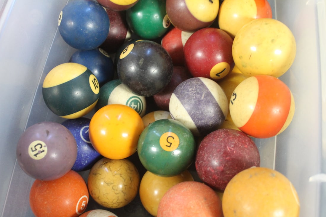 Antique/Vintage Billard/Cue Balls - 6