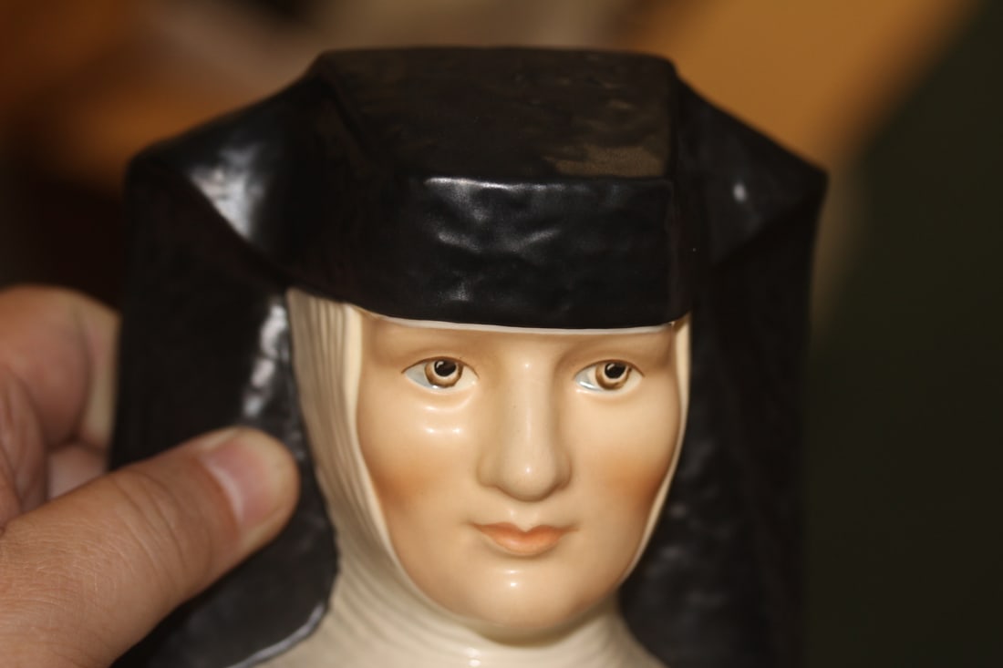 Hummel Nun - 2