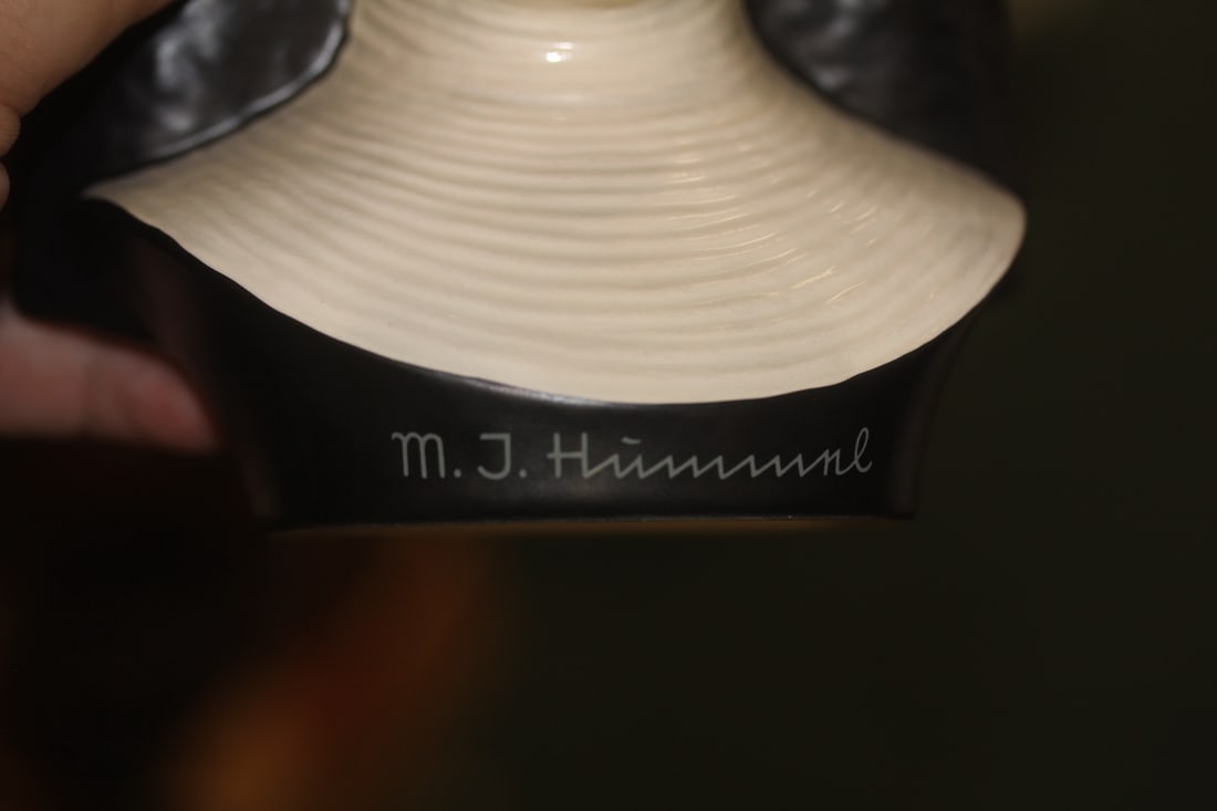 Hummel Nun - 3