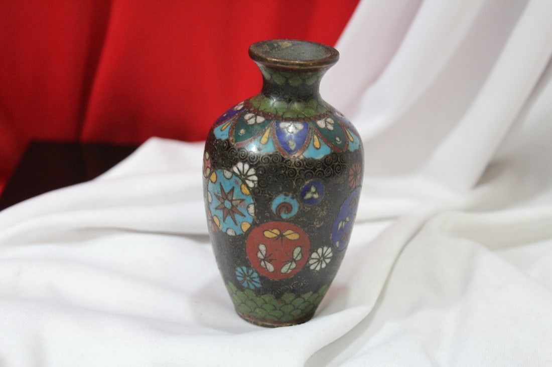 An Antique Japanese Cloisonne Vase - 2