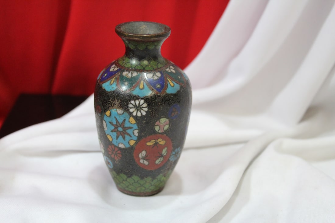 An Antique Japanese Cloisonne Vase - 4