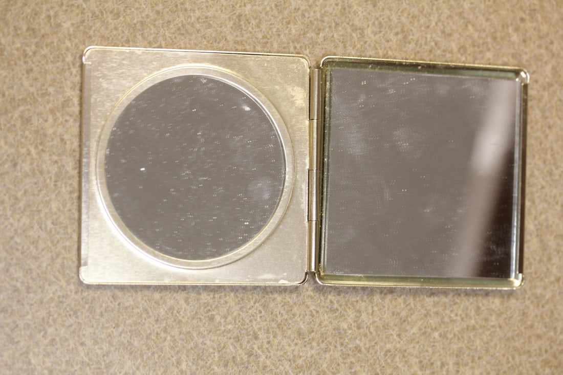 A Compact Duel Mirror - 2