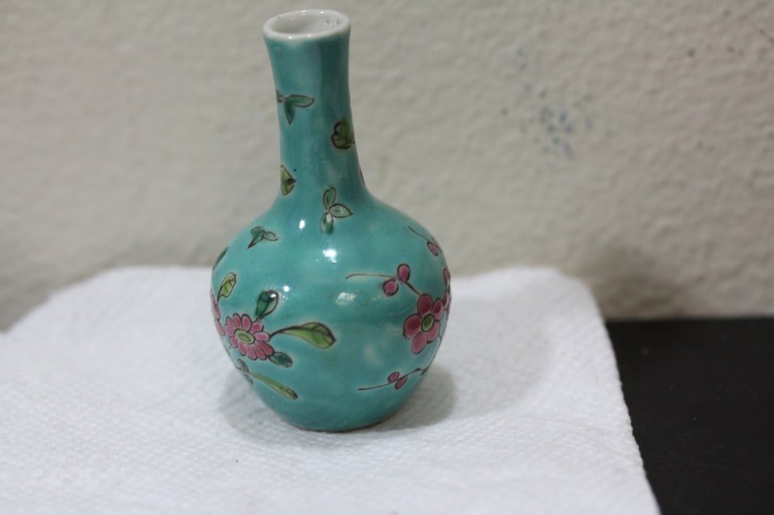 A Miniature Chinese Torquoise Vase - 5