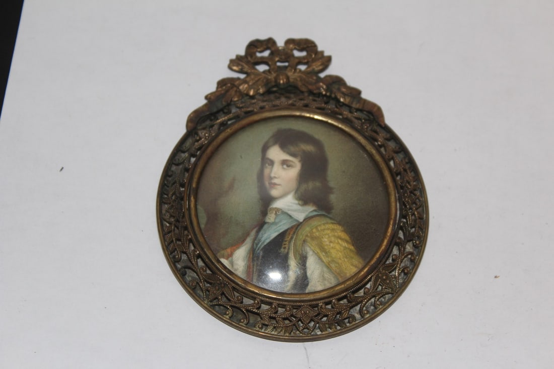 A Victorian Metal Wall Hanger: with print - 4 1/4" long
