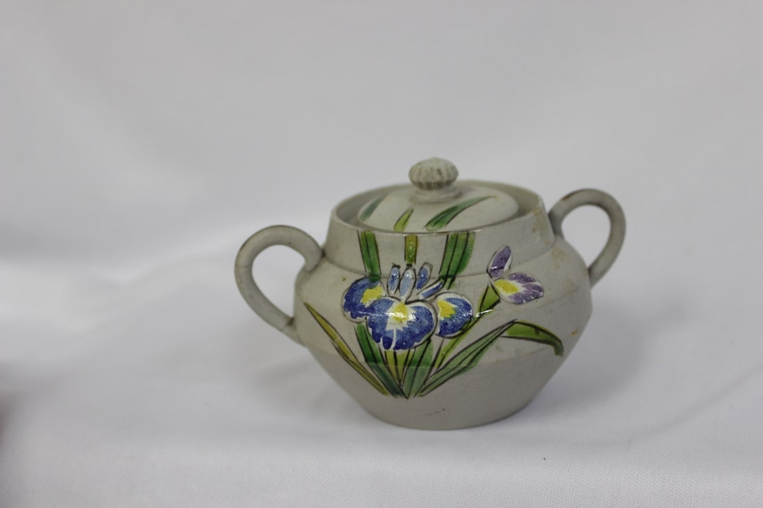 A Vintage Japanese Pottery Sugar Container - 2