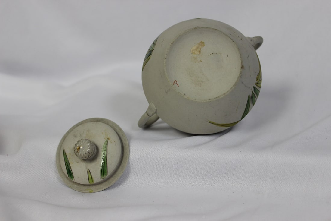 A Vintage Japanese Pottery Sugar Container - 4
