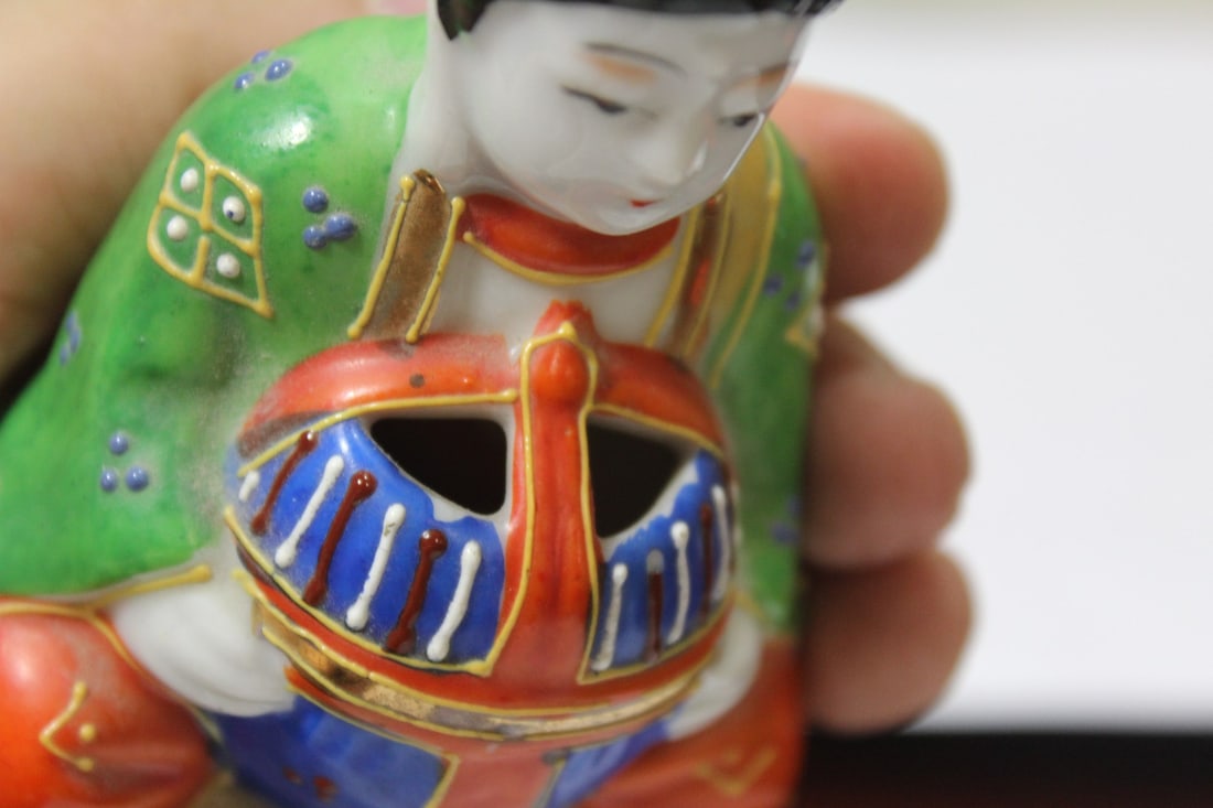 A Vintage Japanese Ceramic Incense Burner - 7