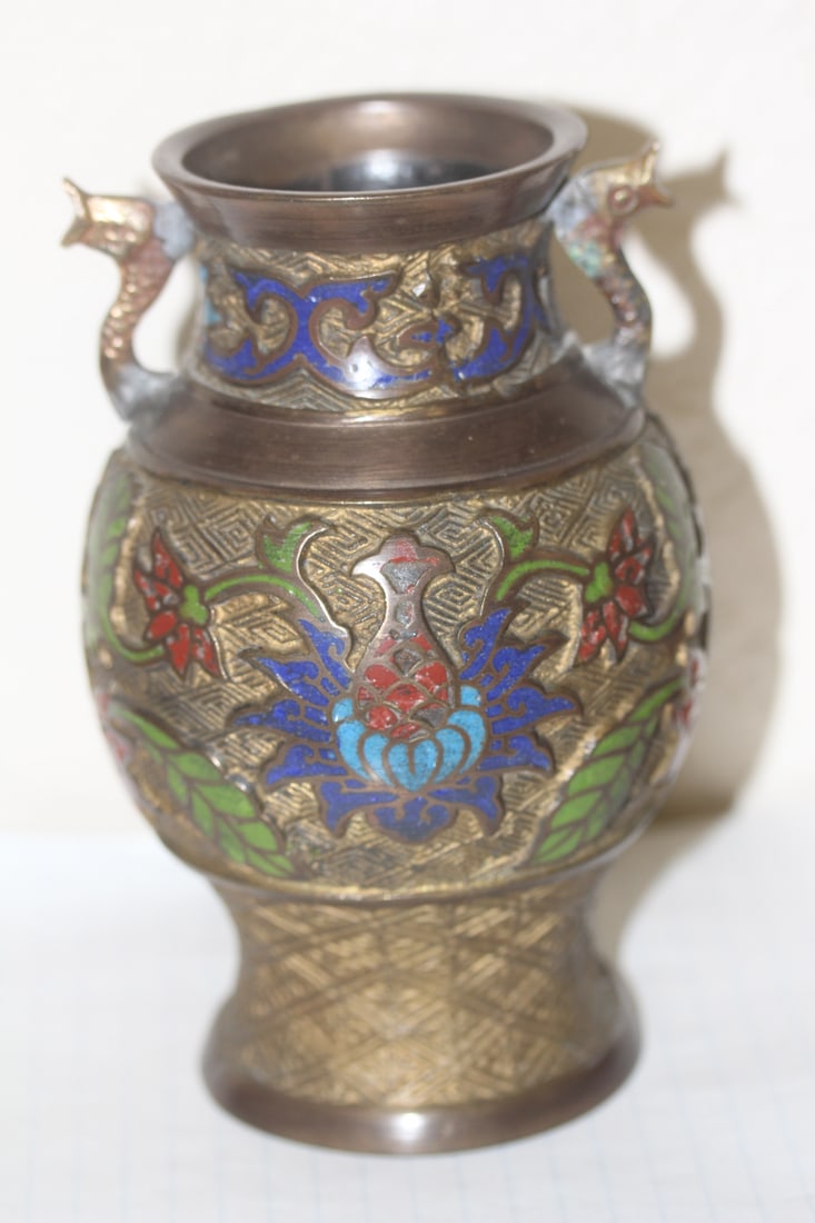Antique Japanese Cloisonne Vase: 6" tall