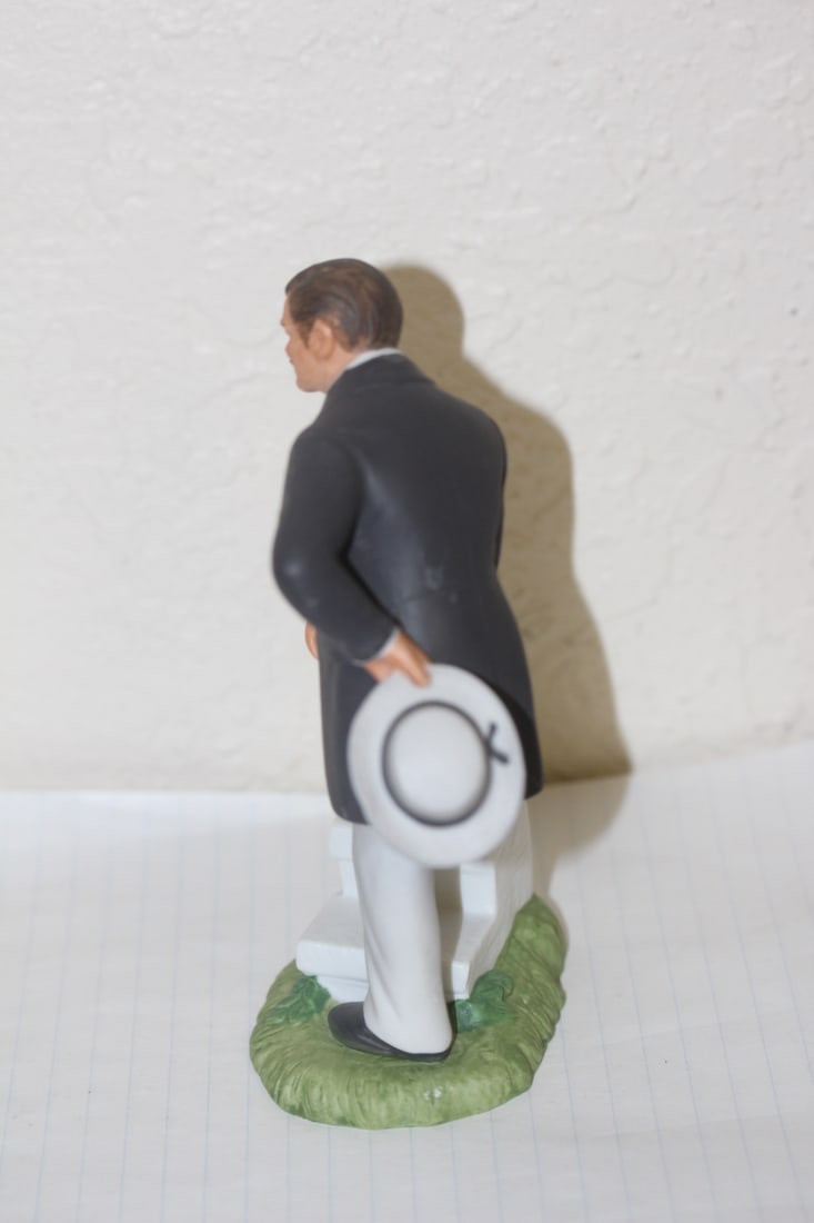 Clark Gable Porcelain Figurine - 3