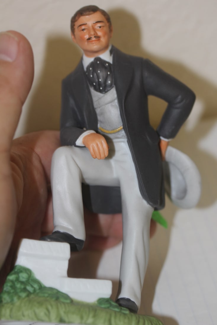 Clark Gable Porcelain Figurine - 5