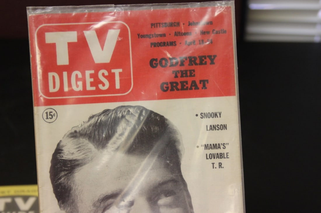 Lot of Two Vintage TV Guides - 3