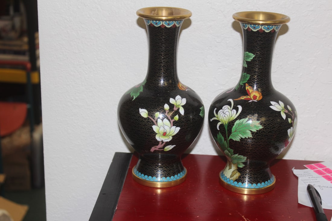 Pair of Chinese Cloisonne Vases - 2