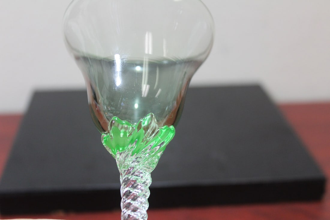 A Green Artglass Goblet - 4