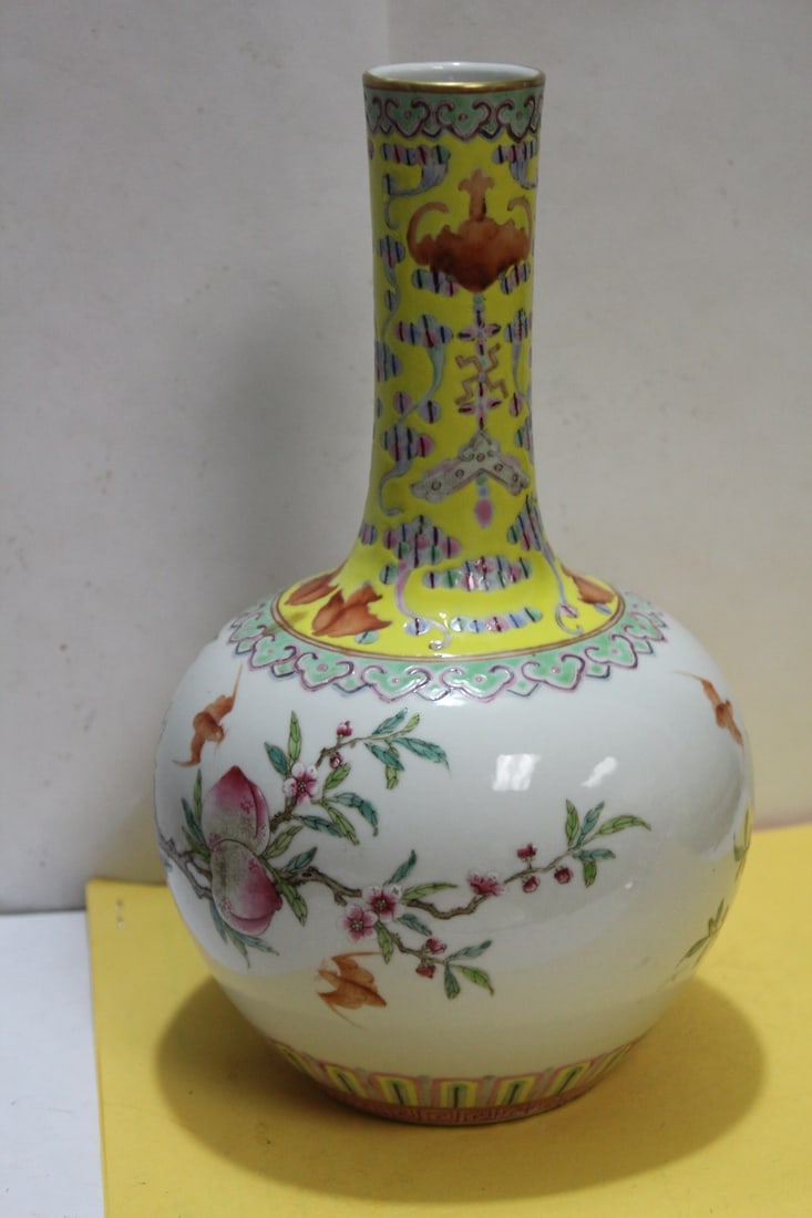 A Signed Antique Chinese Vase - 5