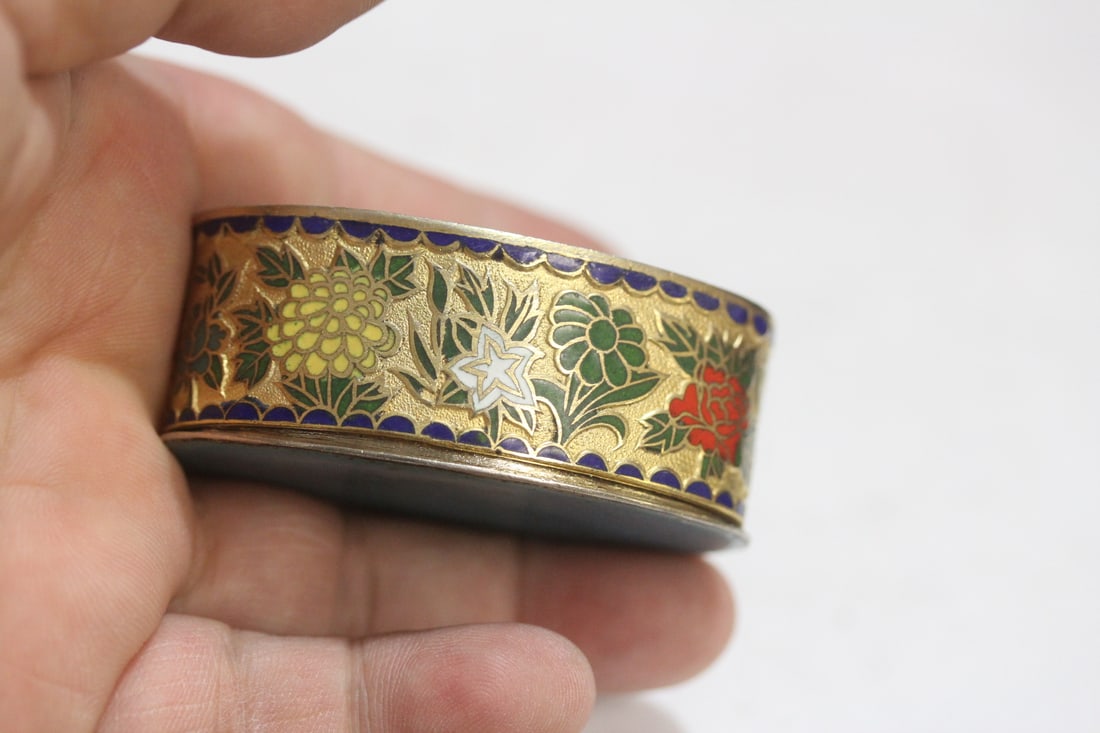 A Chinese Cloisonne Trinket Box - 2
