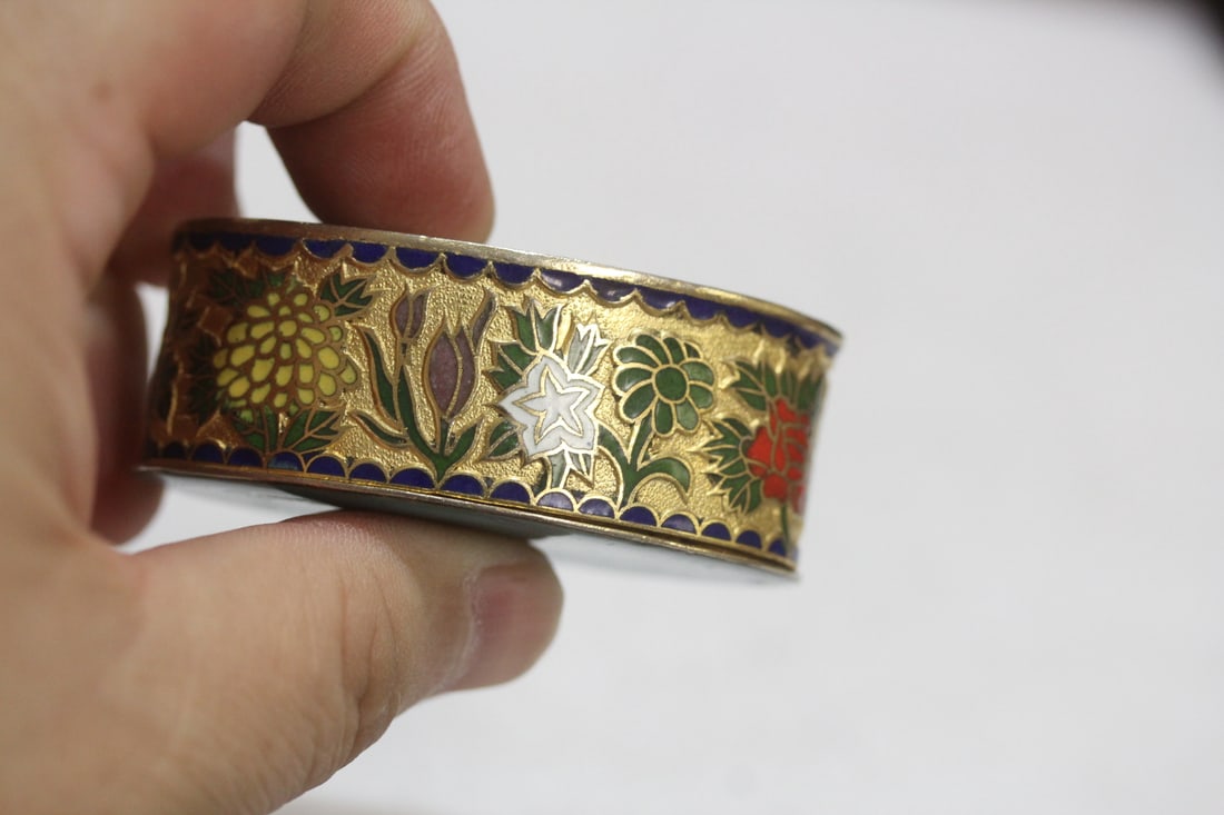 A Chinese Cloisonne Trinket Box - 5