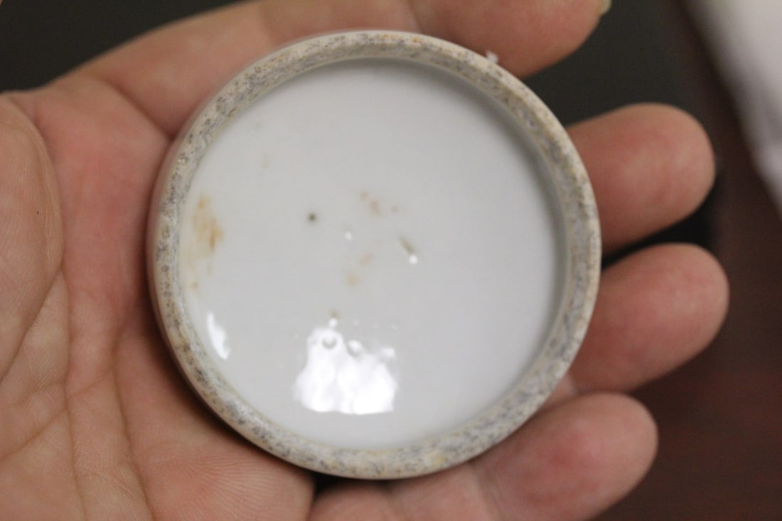 A Signed Chinese Porcelain Box by Wang Yeting - 6
