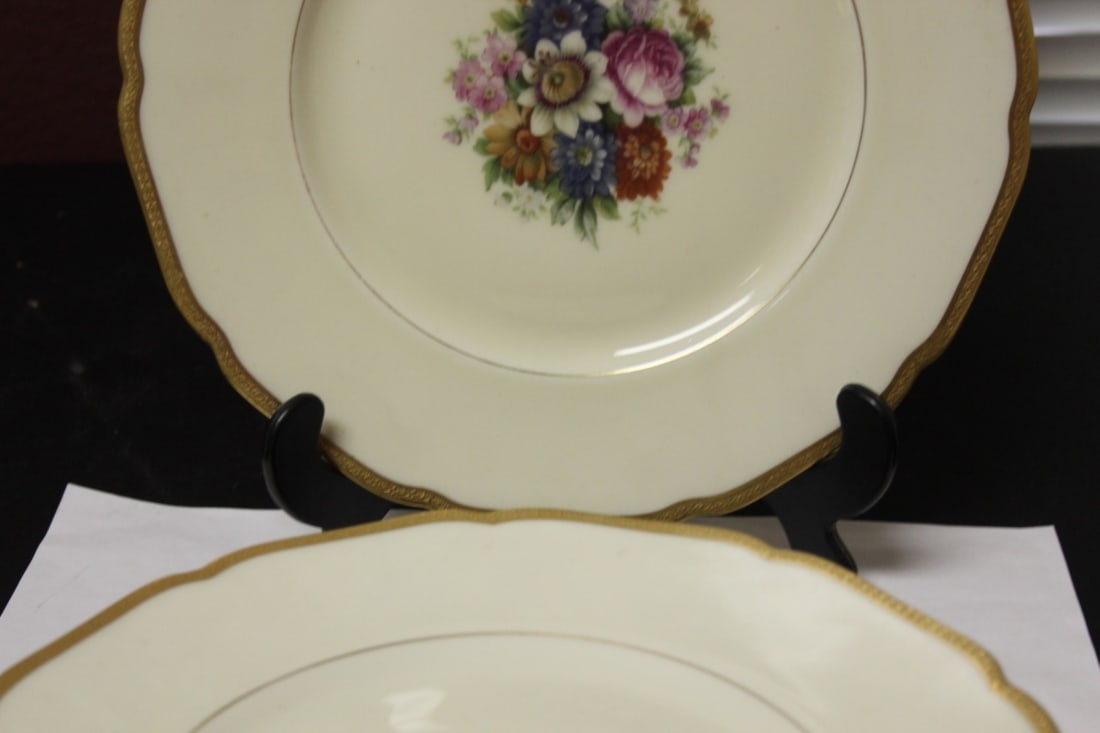 A Set of 5 Black Knight Bavarian Plates - 3