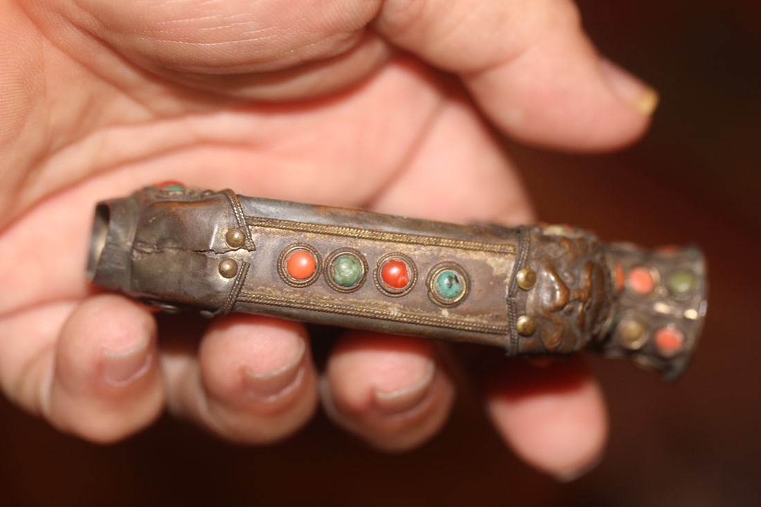 Chinese Enamel and Jeweled Snuff Bottle - 2