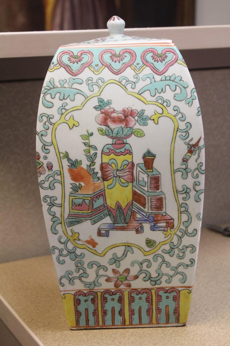 Vintage Chinese Famille Verte Jar with Lid - 2
