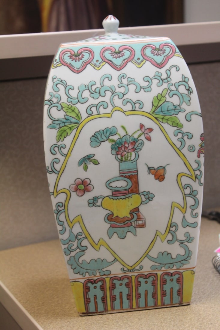 Vintage Chinese Famille Verte Jar with Lid - 3