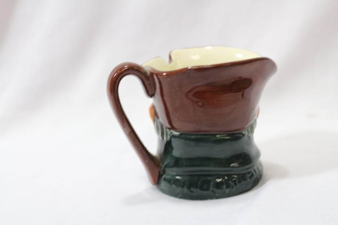 A Royal Doulton Miniature Mug - 4