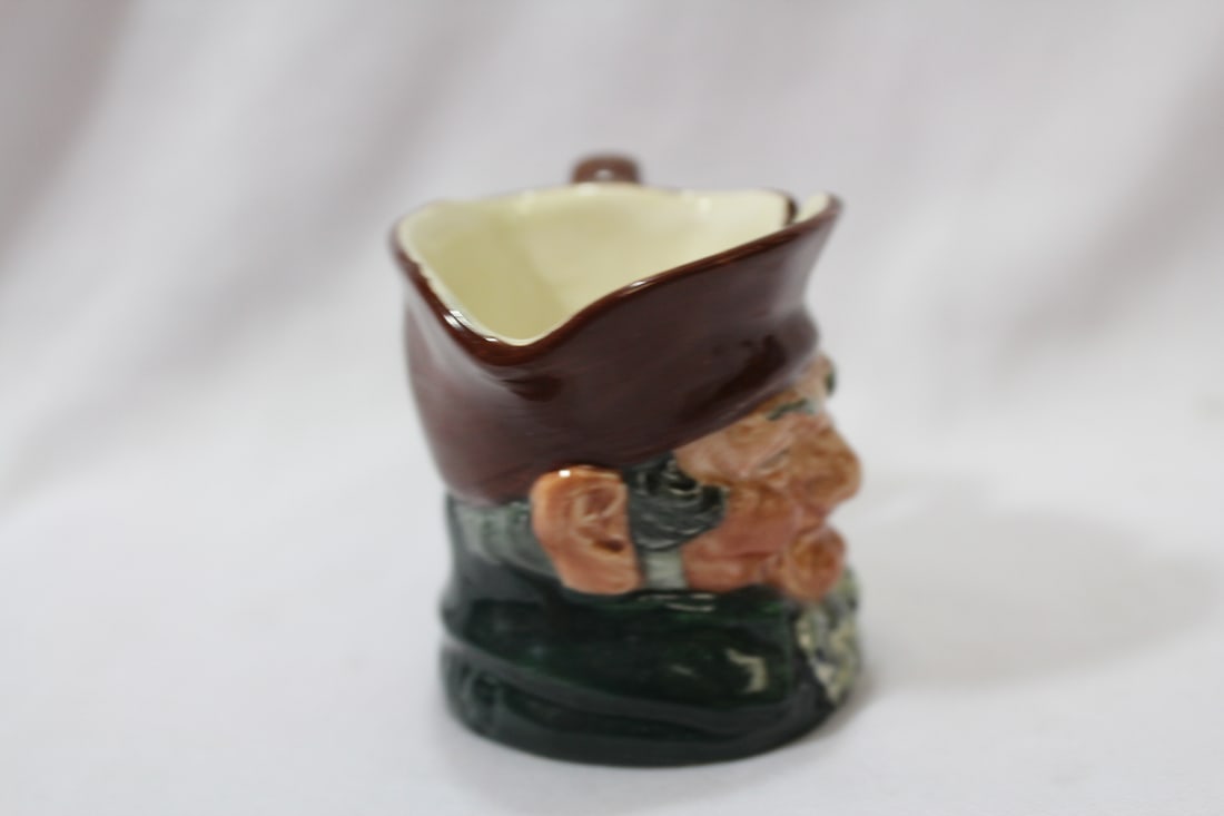 A Royal Doulton Miniature Mug - 5