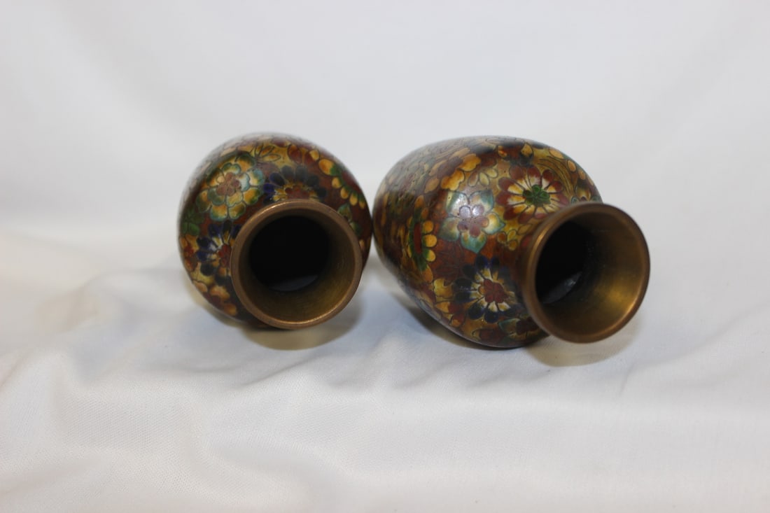 A Pair of Cloisonne Vases - 3