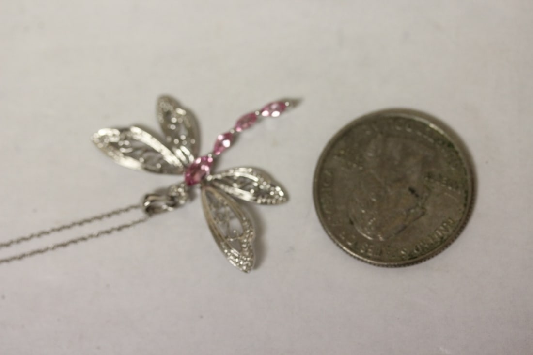 A 10Kt Gold Dragonfly Pendant - 10