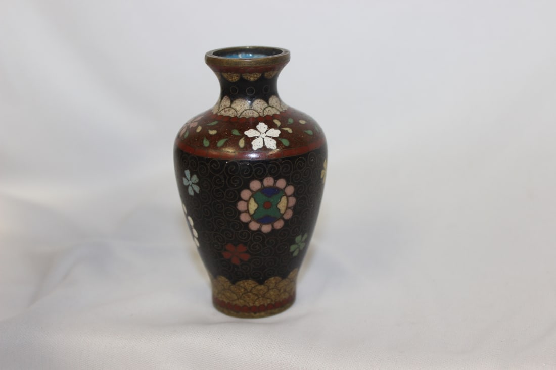 A Japanese Cloisonne Vase - 2