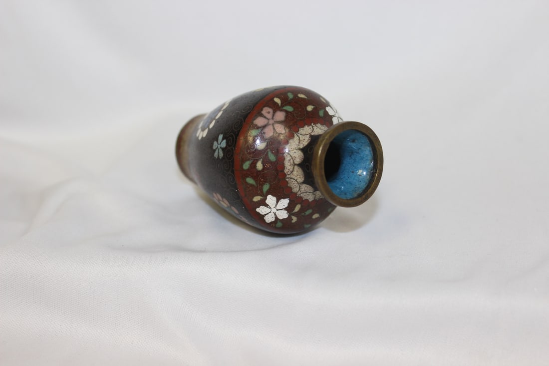 A Japanese Cloisonne Vase - 3