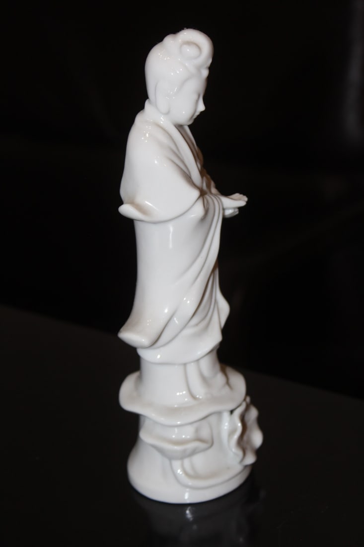 Chinese Blanc de Chine Kwan Yin - 4