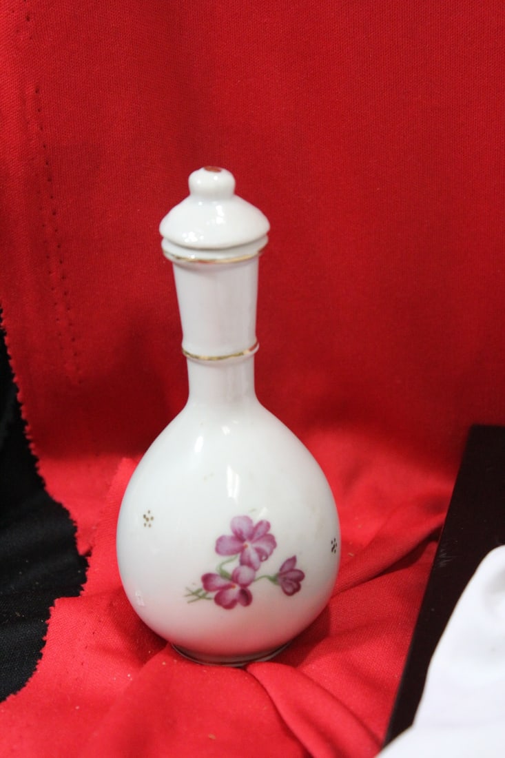 An Orienatl Ceramic Bottle - 2