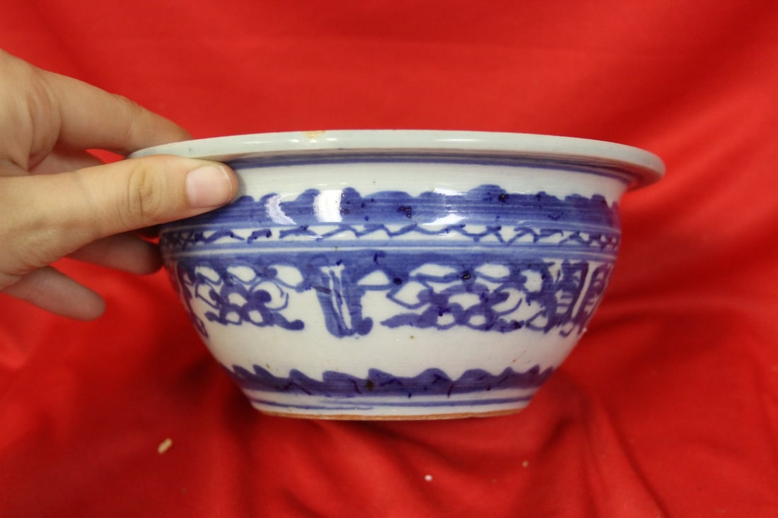 A Chinese Blue and White Plant Pot - 2