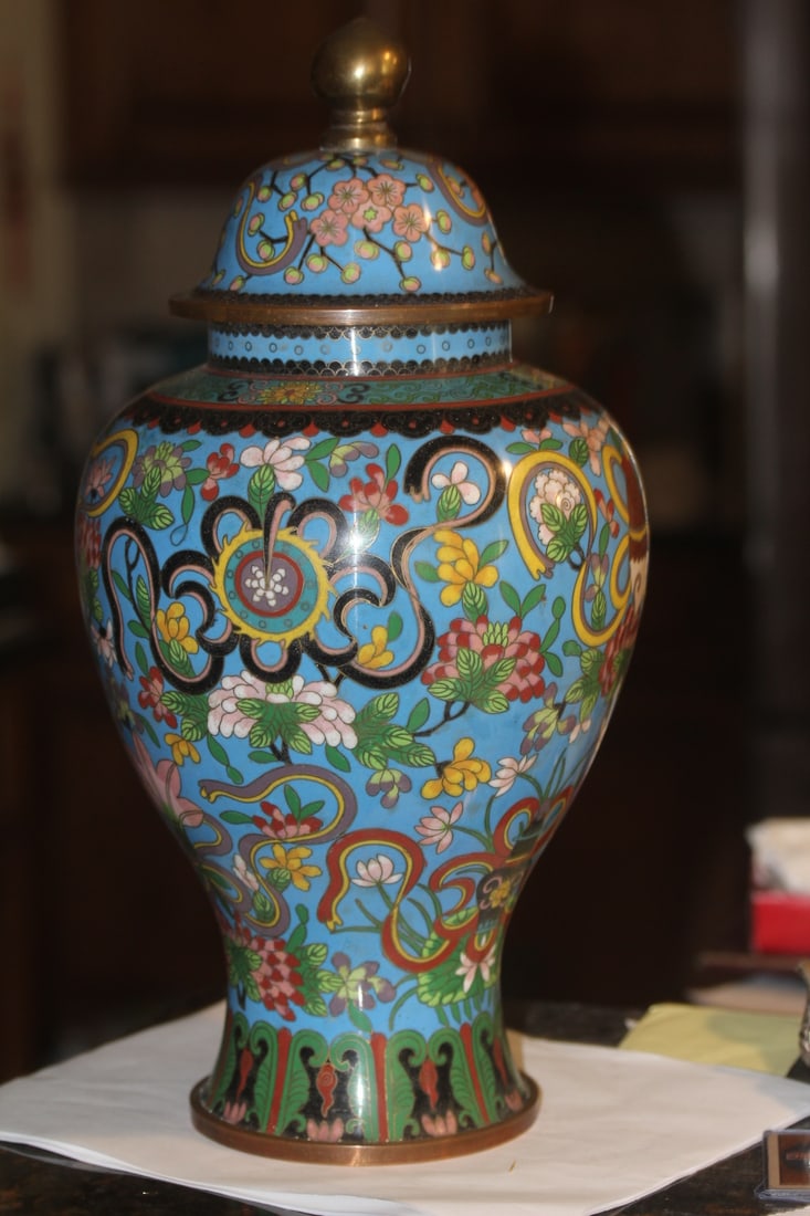 Antique Chinese Cloisonne Covered Urn - 3