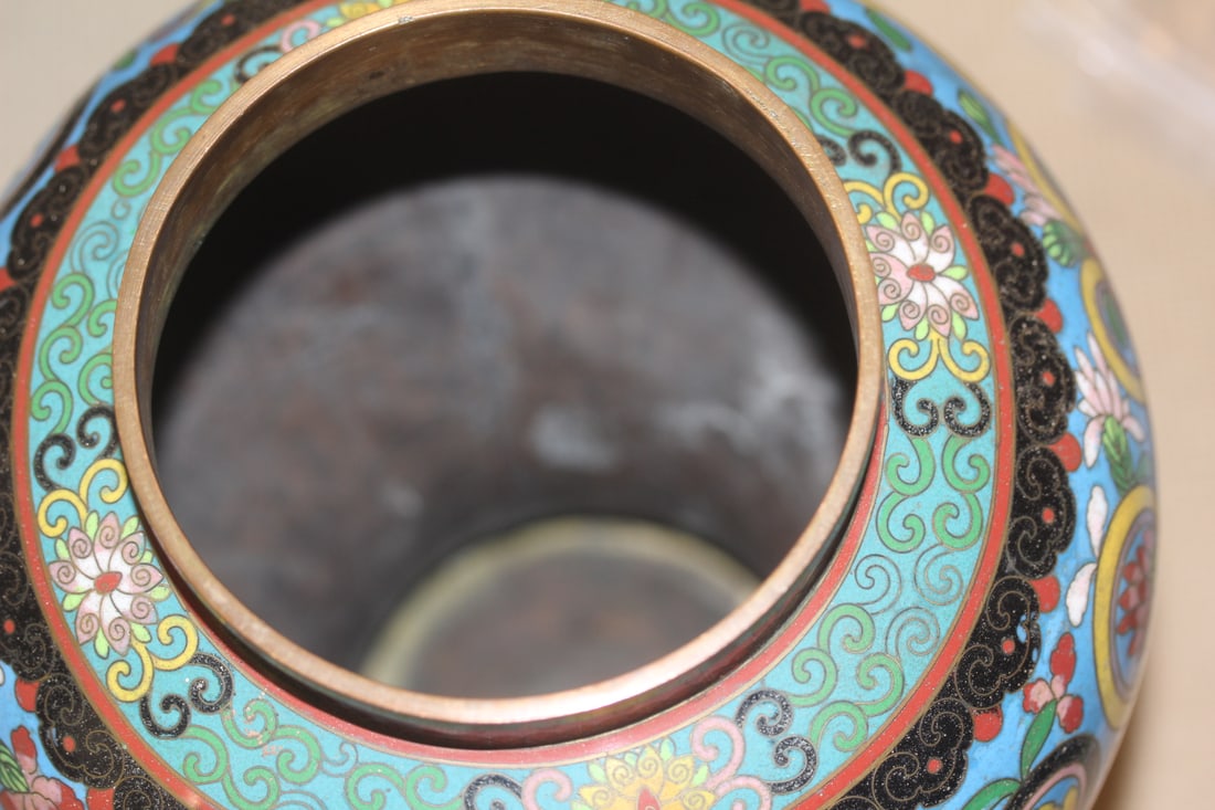 Antique Chinese Cloisonne Covered Urn - 6