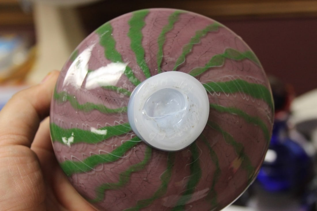 An Art Glass Bowl - 2