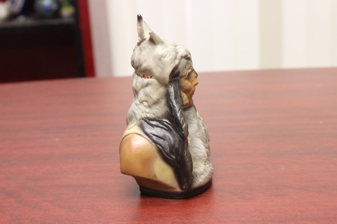 An Indian Ceramic Bust - 3