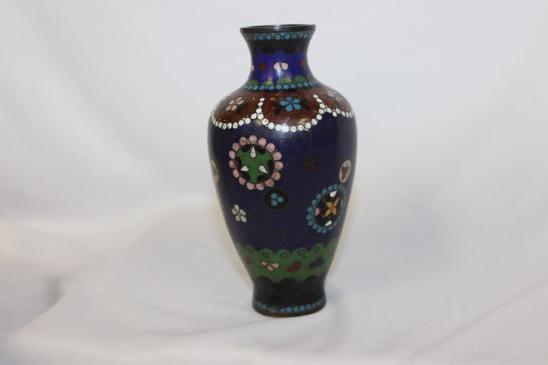 A Japanese Cloisonne Vase - 2