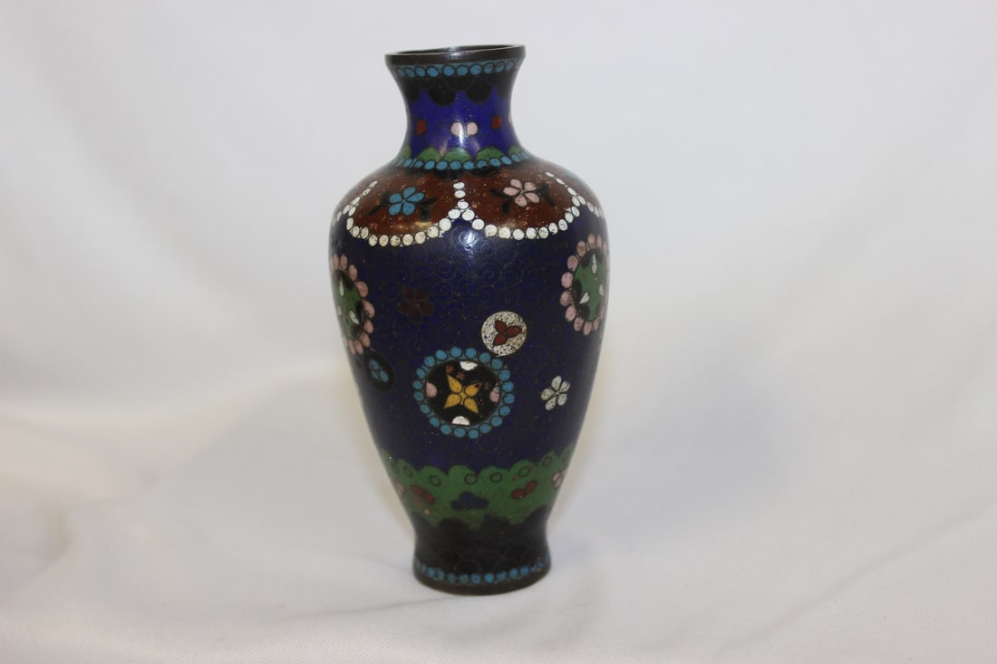 A Japanese Cloisonne Vase - 3