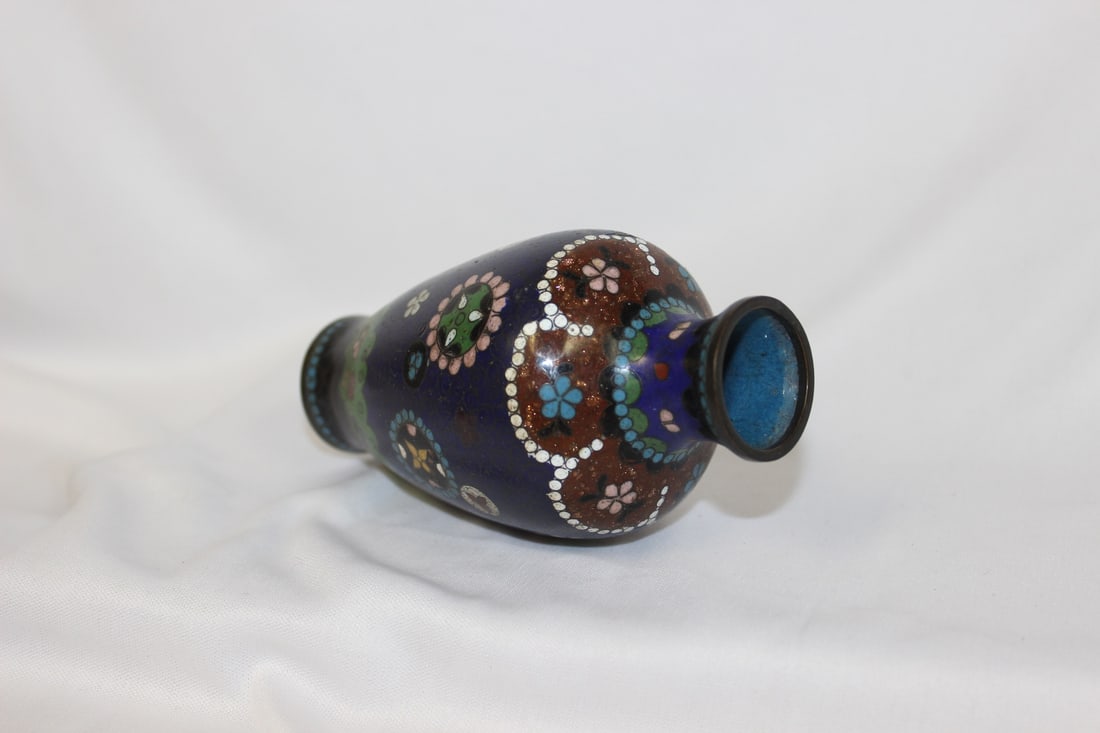 A Japanese Cloisonne Vase - 4