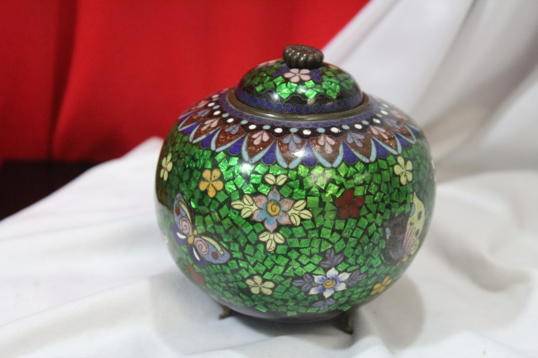 An Antique Japanese Cloisonne 3 Legged Jar: with lid - 4" tall