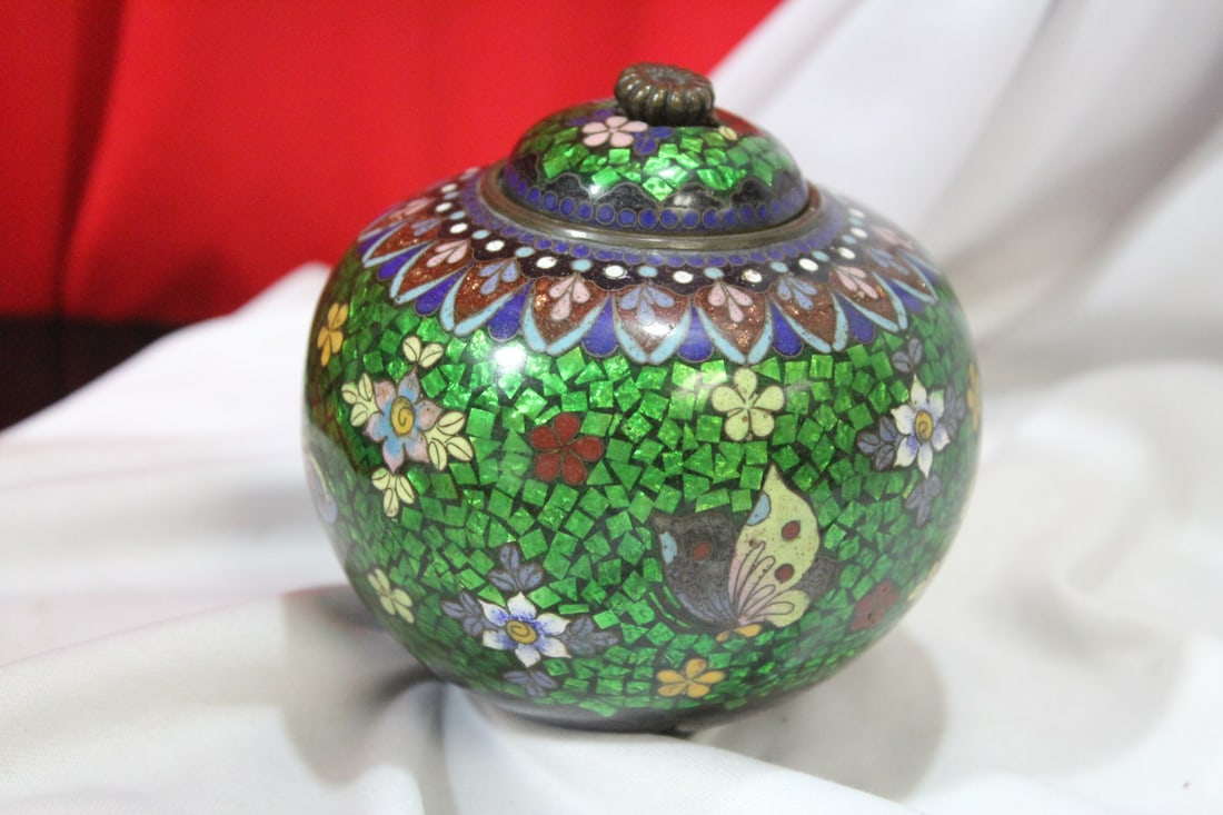 An Antique Japanese Cloisonne 3 Legged Jar - 2