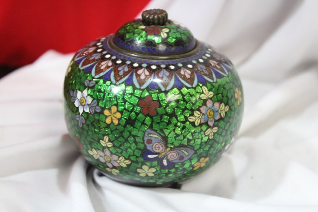 An Antique Japanese Cloisonne 3 Legged Jar - 4